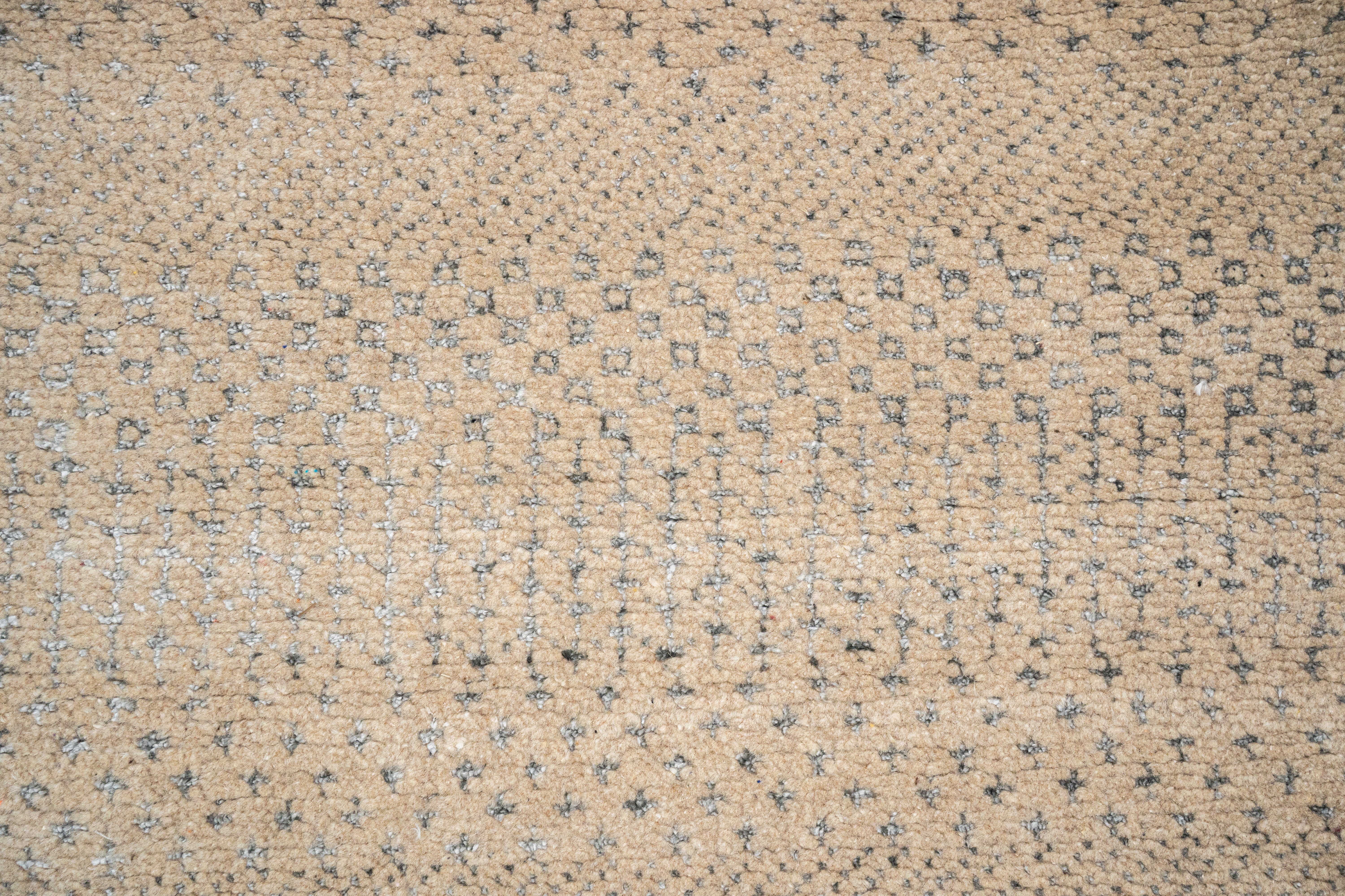 Handknotted Carpet, DIA- 1325 MCN, Natural & Black